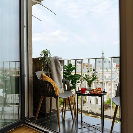 Sunny 2Br Flat - Top Location - Amazing Balcony Bucarest Extérieur photo