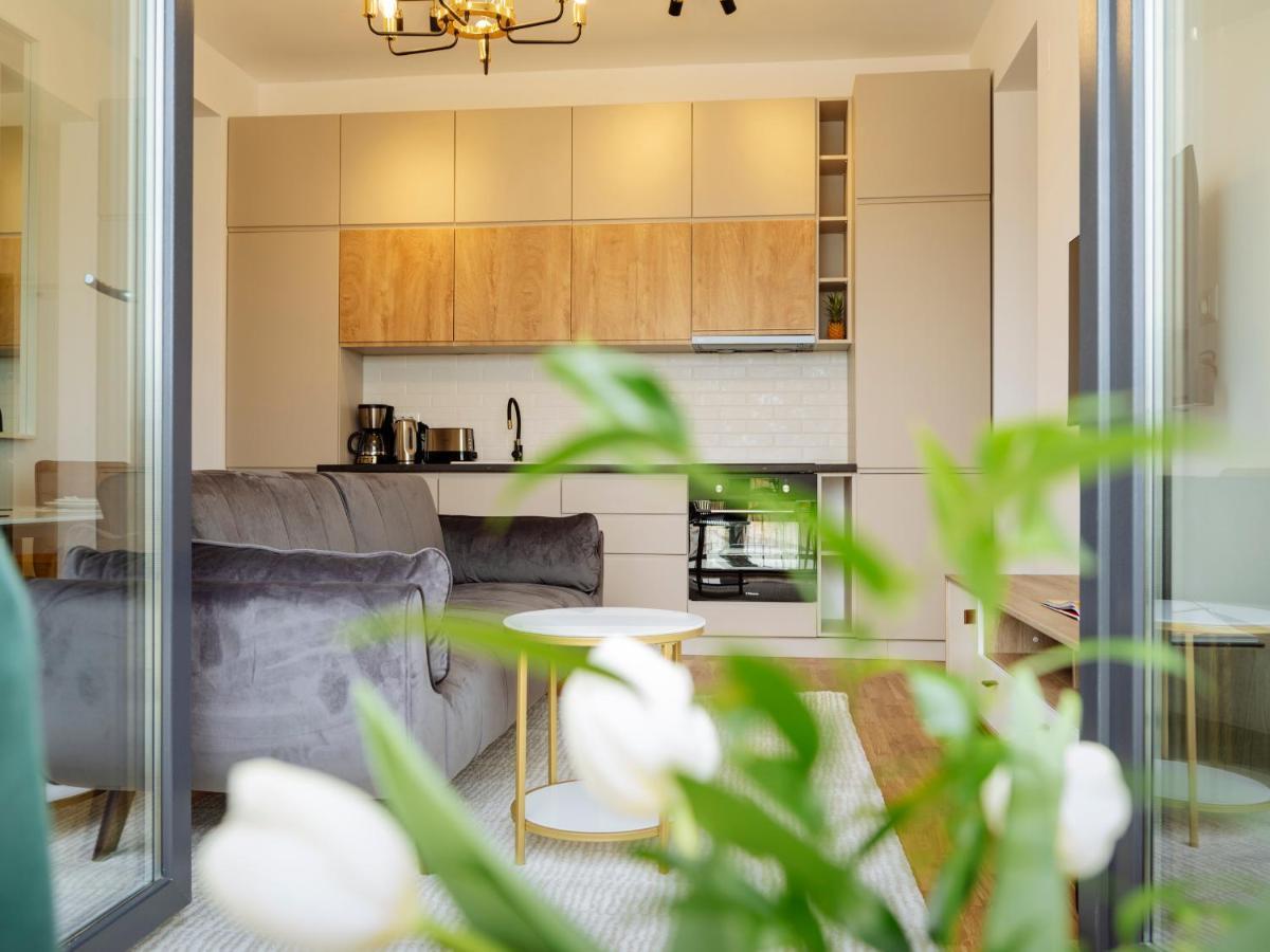 Sunny 2Br Flat - Top Location - Amazing Balcony Bucarest Extérieur photo