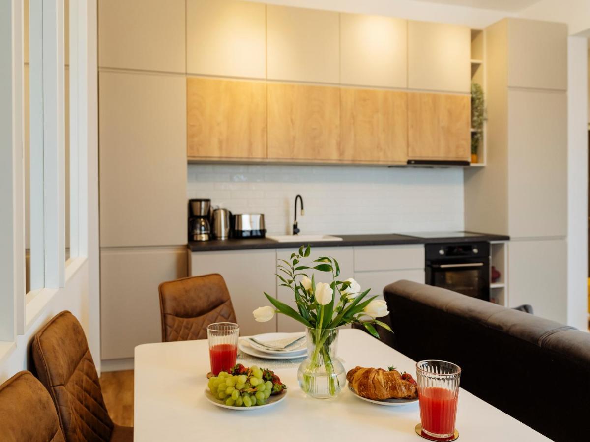 Sunny 2Br Flat - Top Location - Amazing Balcony Bucarest Extérieur photo