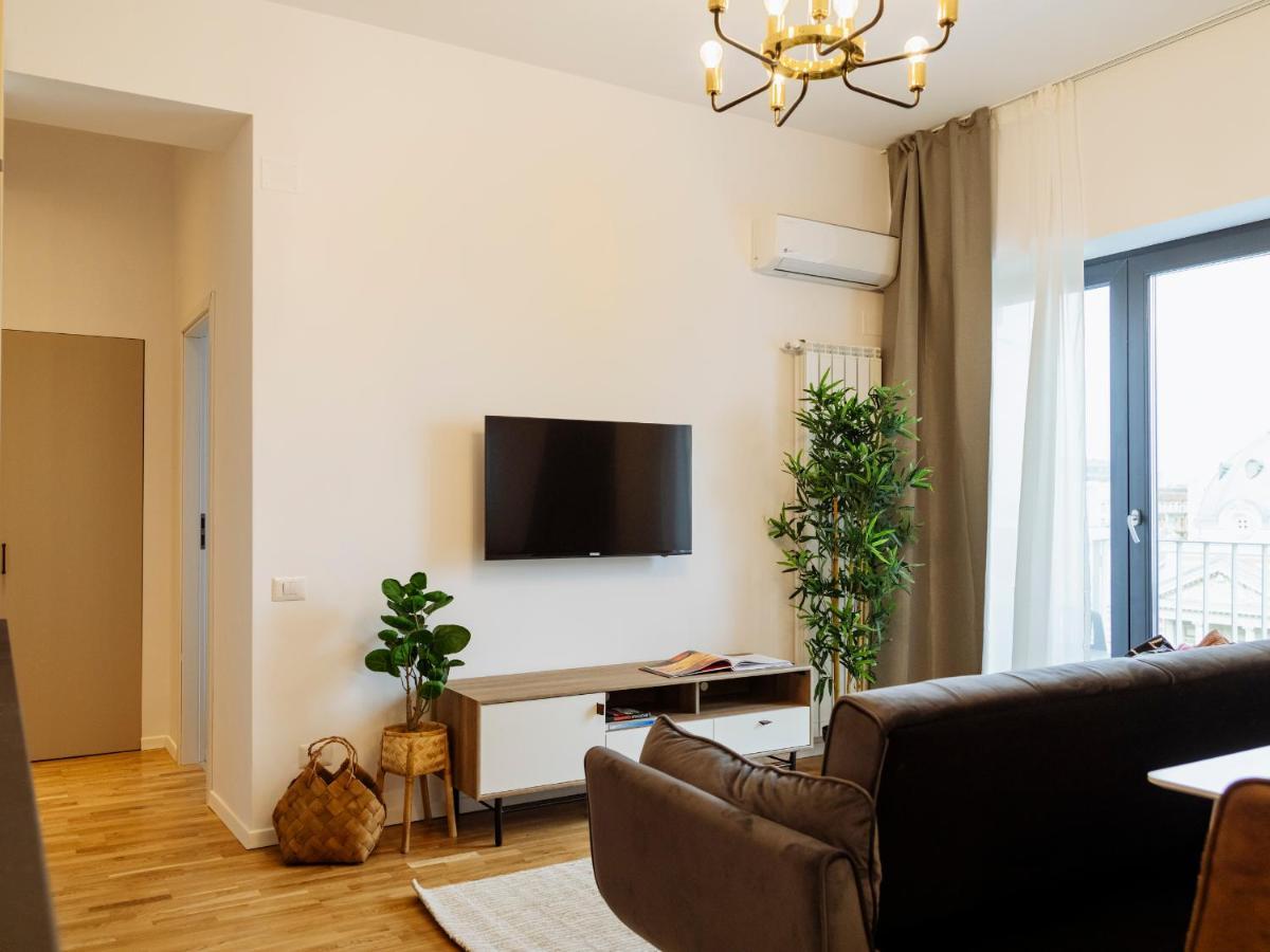 Sunny 2Br Flat - Top Location - Amazing Balcony Bucarest Extérieur photo