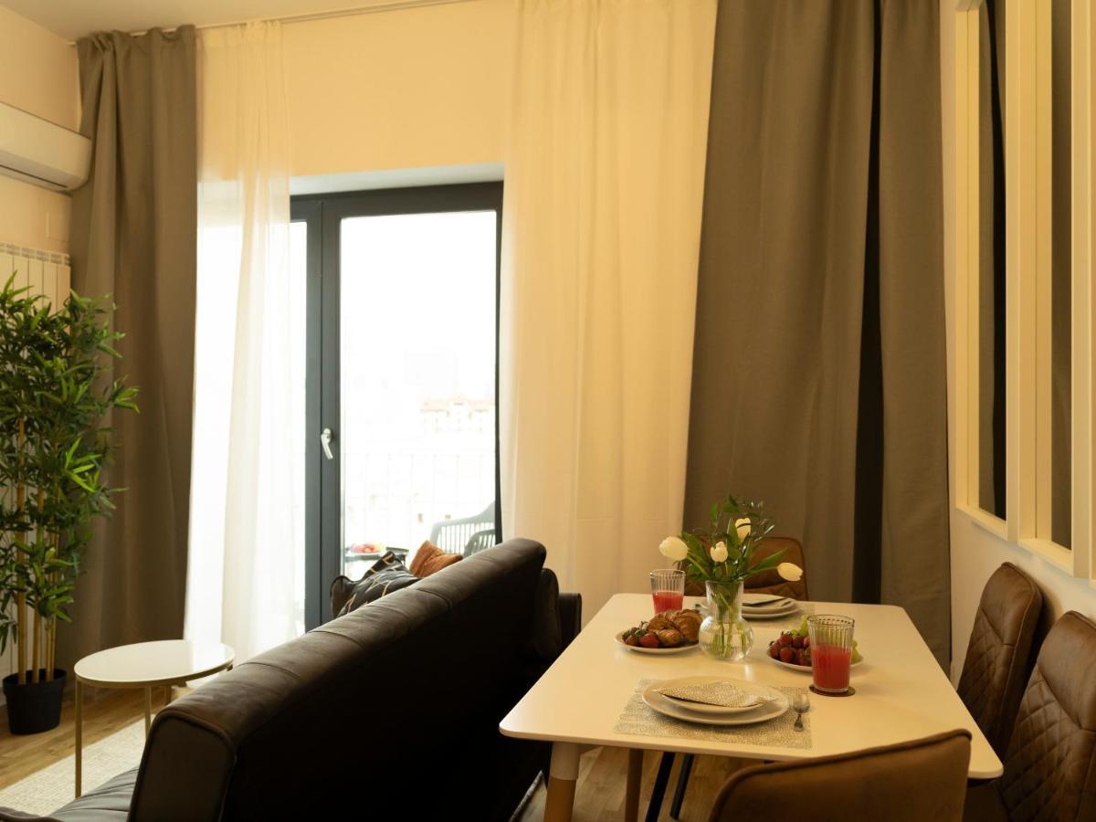 Sunny 2Br Flat - Top Location - Amazing Balcony Bucarest Extérieur photo