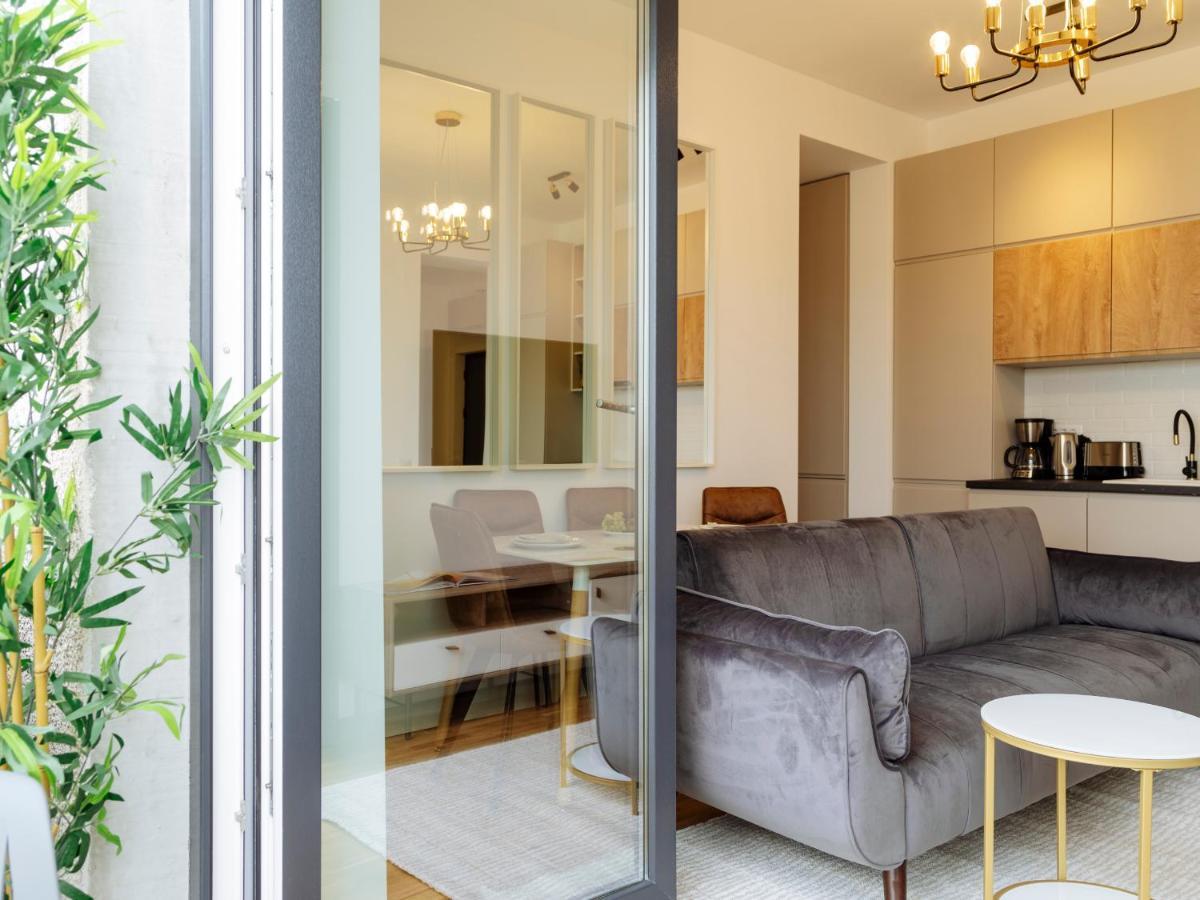 Sunny 2Br Flat - Top Location - Amazing Balcony Bucarest Extérieur photo